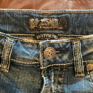 Womens Silver Jeans Co. Boyfriend Mid Rise Jean Shorts in Size 26x4 1/2” [EXC]